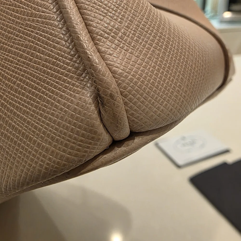 💯 Authentic Prada | Galleria Medium Saffiano Leather bag - Picture 16 of 17